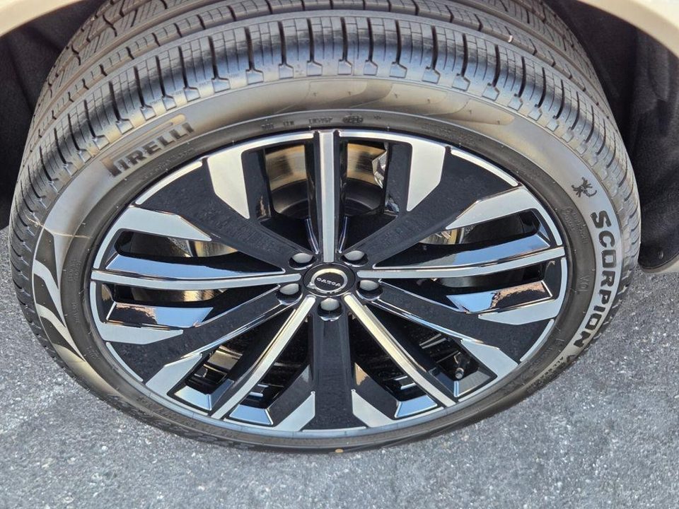 2026 Volvo XC90 PLUG-IN HYBRID Ultra, T8 AWD, Electric/Gasoline, Bright, 7 Seats