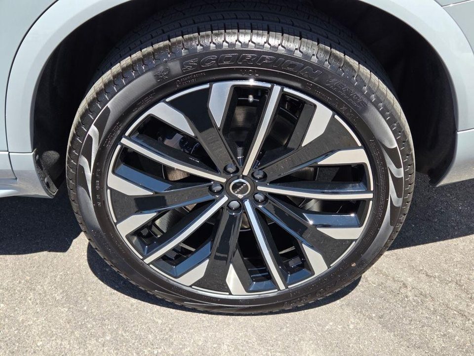 2026 Volvo XC90 PLUG-IN HYBRID Ultra, T8 AWD, Electric/Gasoline, Bright, 7 Seats