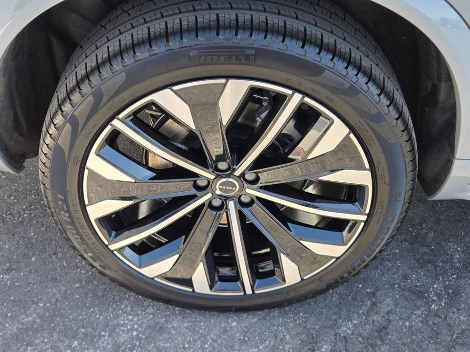 2026 Volvo XC90 PLUG-IN HYBRID Ultra, T8 AWD, Electric/Gasoline, Bright, 7 Seats