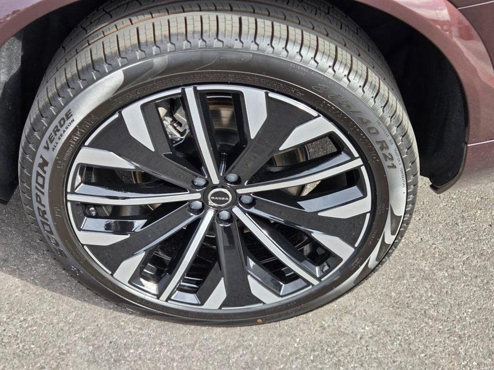 2026 Volvo XC90 PLUG-IN HYBRID Ultra, T8 AWD, Electric/Gasoline, Bright, 7 Seats