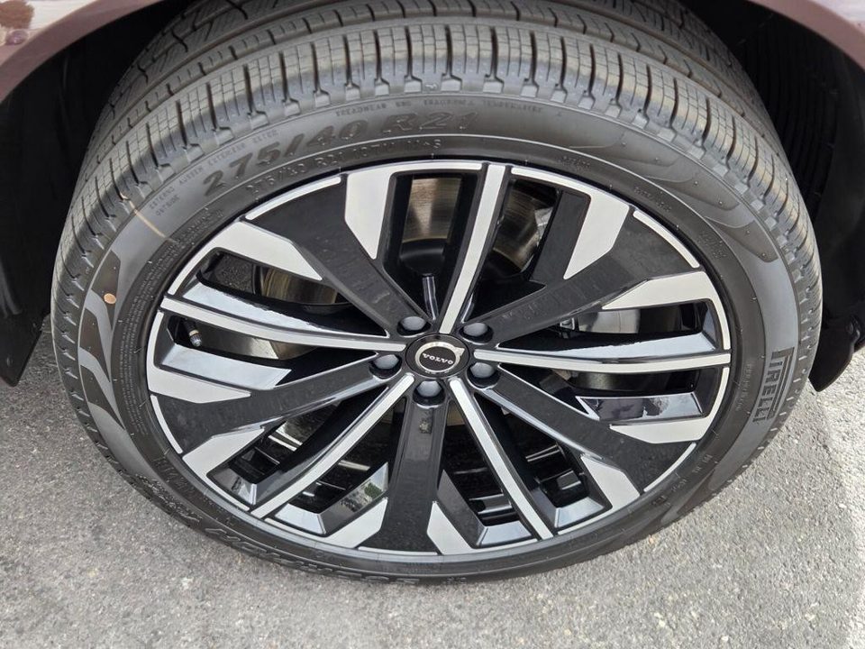 2026 Volvo XC90 PLUG-IN HYBRID Ultra, T8 AWD, Electric/Gasoline, Bright, 7 Seats