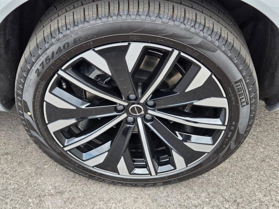 2026 Volvo XC90 PLUG-IN HYBRID Ultra, T8 AWD, Electric/Gasoline, Bright, 7 Seats