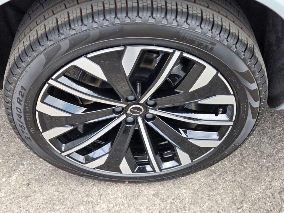2026 Volvo XC90 PLUG-IN HYBRID Ultra, T8 AWD, Electric/Gasoline, Bright, 7 Seats
