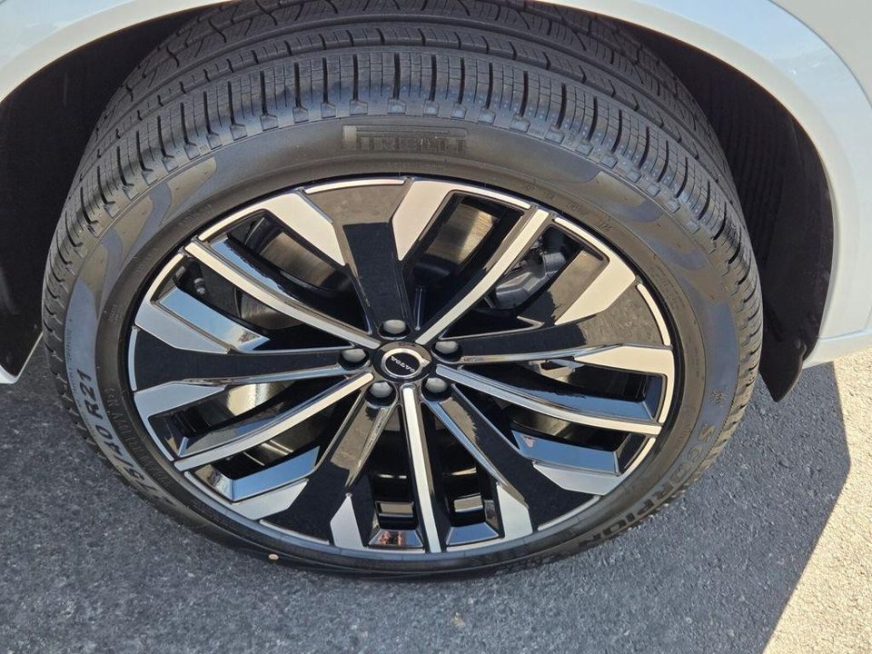 2026 Volvo XC90 PLUG-IN HYBRID Ultra, T8 AWD, Electric/Gasoline, Bright, 7 Seats