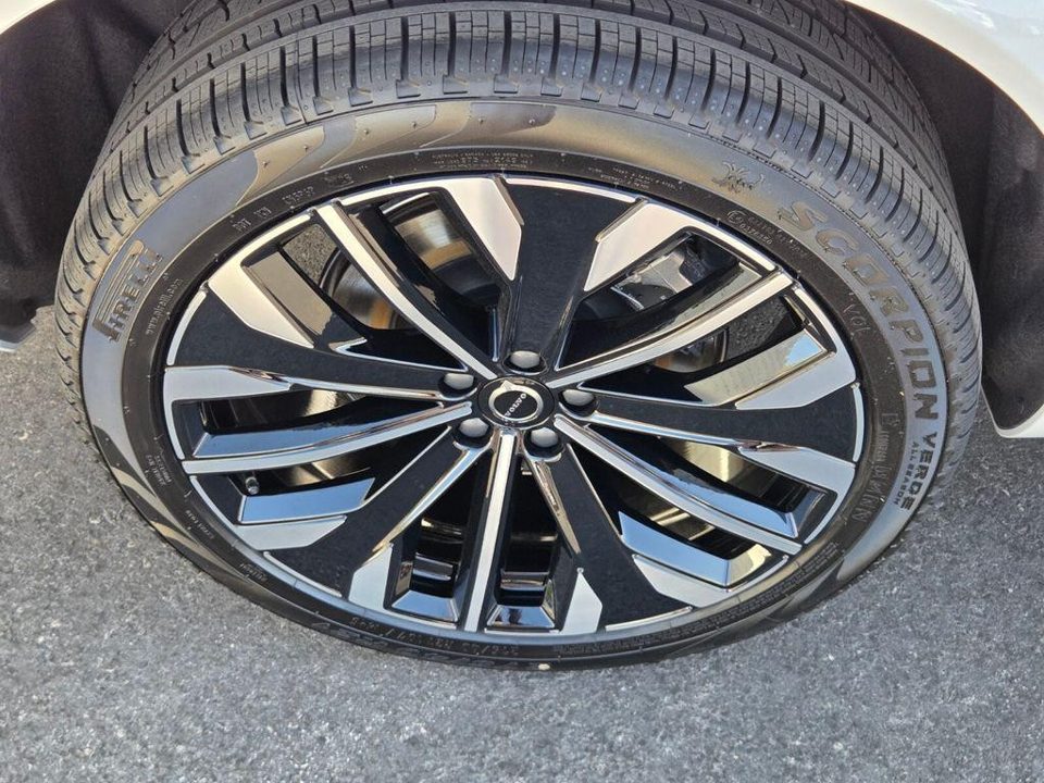 2026 Volvo XC90 PLUG-IN HYBRID Ultra, T8 AWD, Electric/Gasoline, Bright, 7 Seats