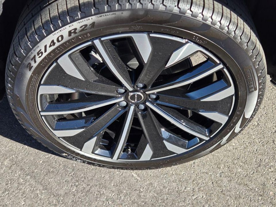 2026 Volvo XC90 PLUG-IN HYBRID Ultra, T8 AWD, Electric/Gasoline, Bright, 7 Seats