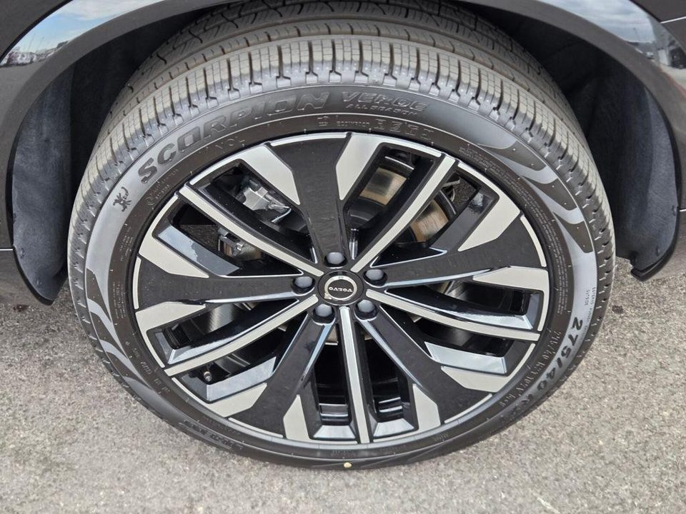 2026 Volvo XC90 PLUG-IN HYBRID Core, T8 AWD, Electric/Gasoline, Bright, 7 Seats