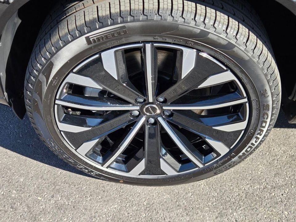2026 Volvo XC90 PLUG-IN HYBRID Ultra Dark Theme, T8 AWD, Electric/Gasoline, 7 Seats