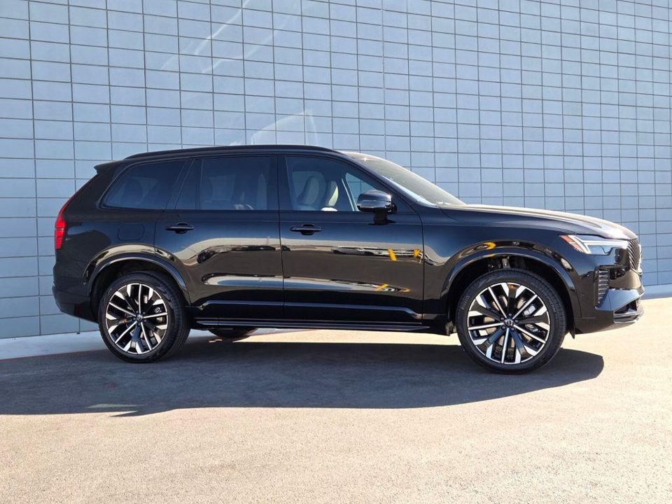 2026 Volvo XC90 PLUG-IN HYBRID Ultra Dark Theme, T8 AWD, Electric/Gasoline, 7 Seats