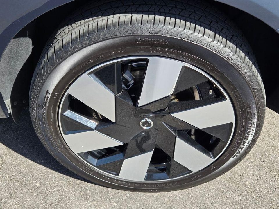 2025 Volvo XC60 PLUG-IN HYBRID Plus, T8 AWD Electric/Gasoline, Dark
