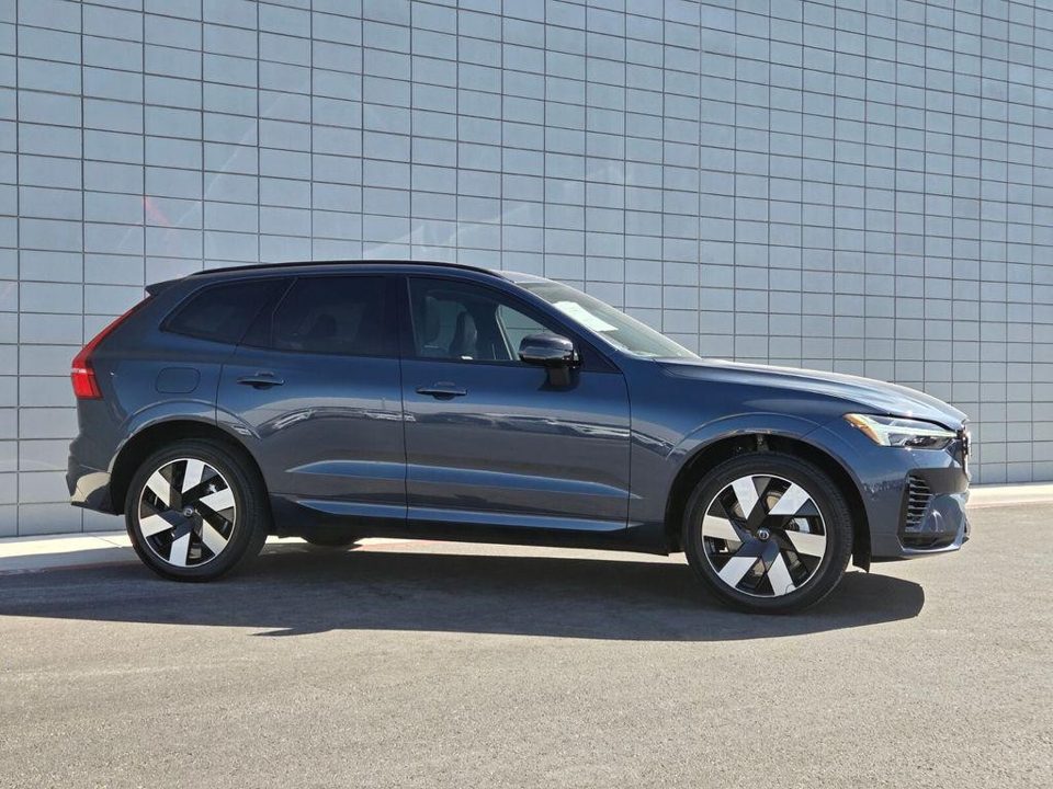 2025 Volvo XC60 PLUG-IN HYBRID Plus, T8 AWD Electric/Gasoline, Dark