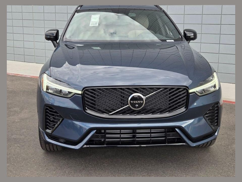 2026 Volvo XC60 PLUG-IN HYBRID Plus, T8 AWD Electric/Gasoline, Dark