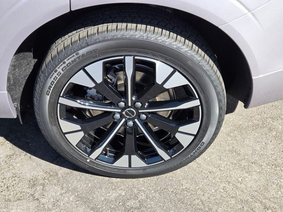 2026 Volvo XC60 PLUG-IN HYBRID Plus, T8 AWD Electric/Gasoline, Dark
