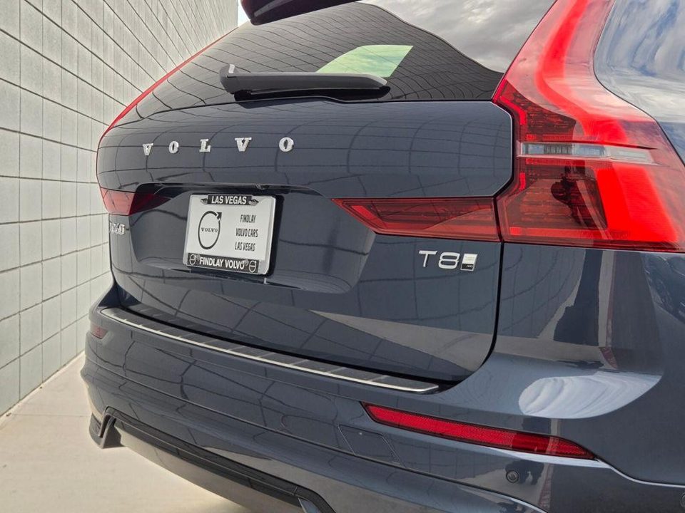 2026 Volvo XC60 PLUG-IN HYBRID Plus, T8 AWD Electric/Gasoline, Dark