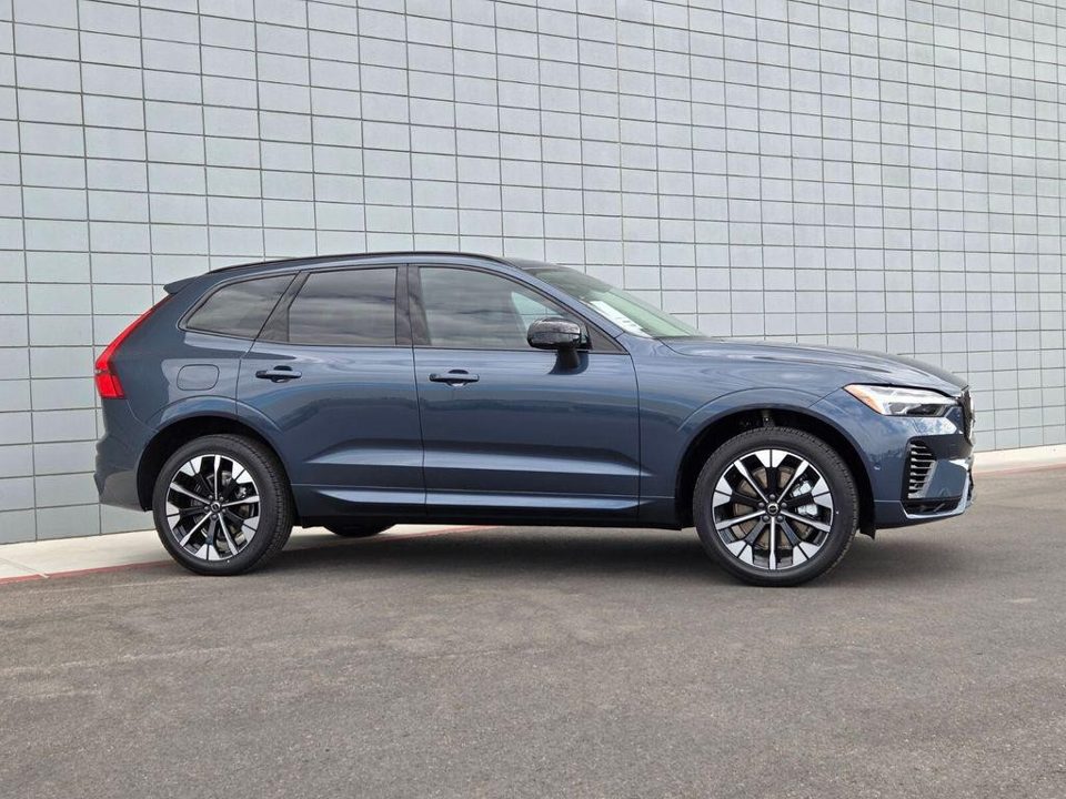 2026 Volvo XC60 PLUG-IN HYBRID Plus, T8 AWD Electric/Gasoline, Dark