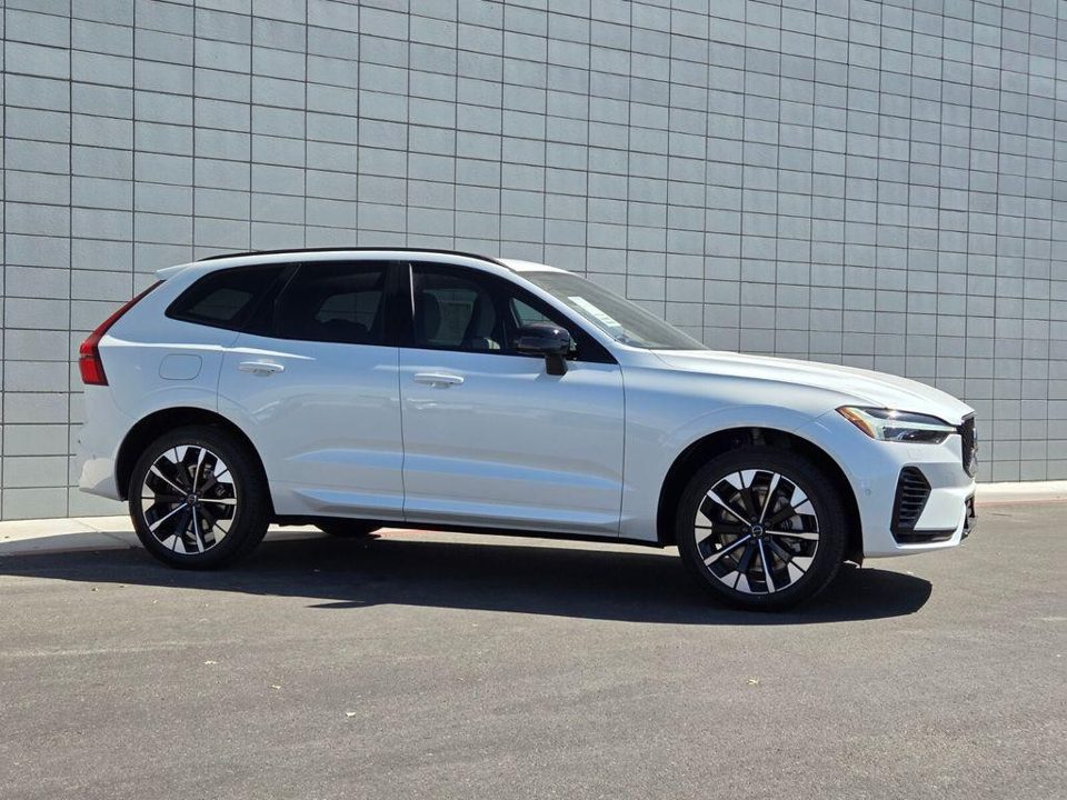 2026 Volvo XC60 PLUG-IN HYBRID Plus, T8 AWD Electric/Gasoline, Dark