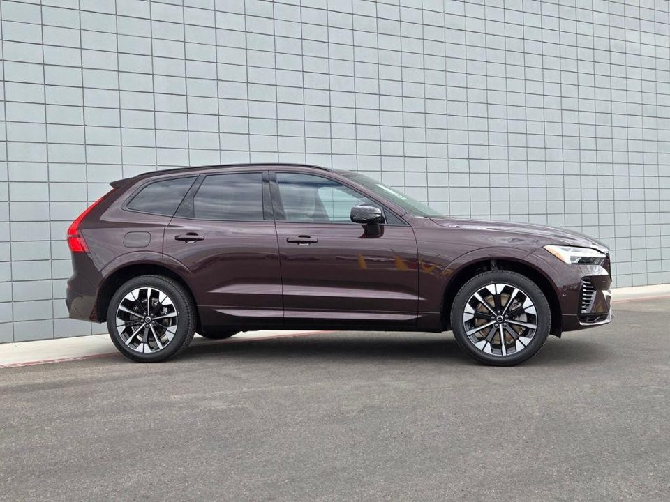 2026 Volvo XC60 PLUG-IN HYBRID Plus, T8 AWD Electric/Gasoline, Dark