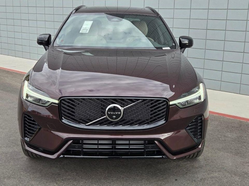 2026 Volvo XC60 PLUG-IN HYBRID Plus, T8 AWD Electric/Gasoline, Dark