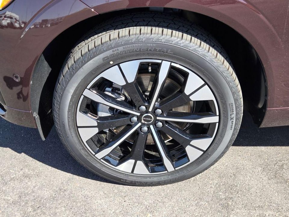 2026 Volvo XC60 PLUG-IN HYBRID Plus, T8 AWD Electric/Gasoline, Dark