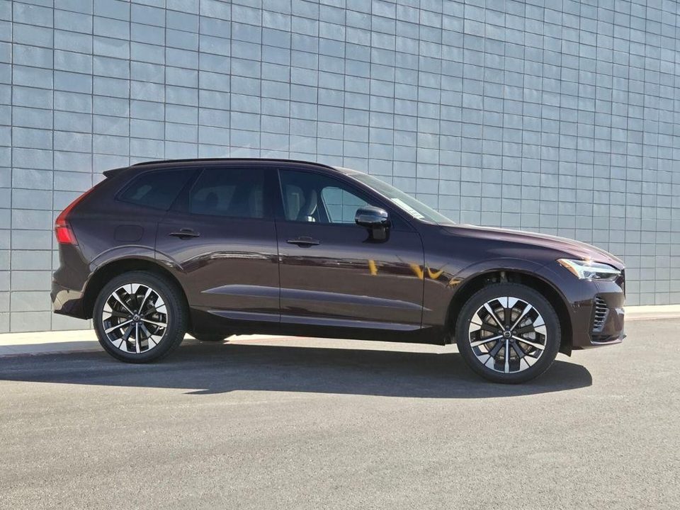 2026 Volvo XC60 PLUG-IN HYBRID Plus, T8 AWD Electric/Gasoline, Dark