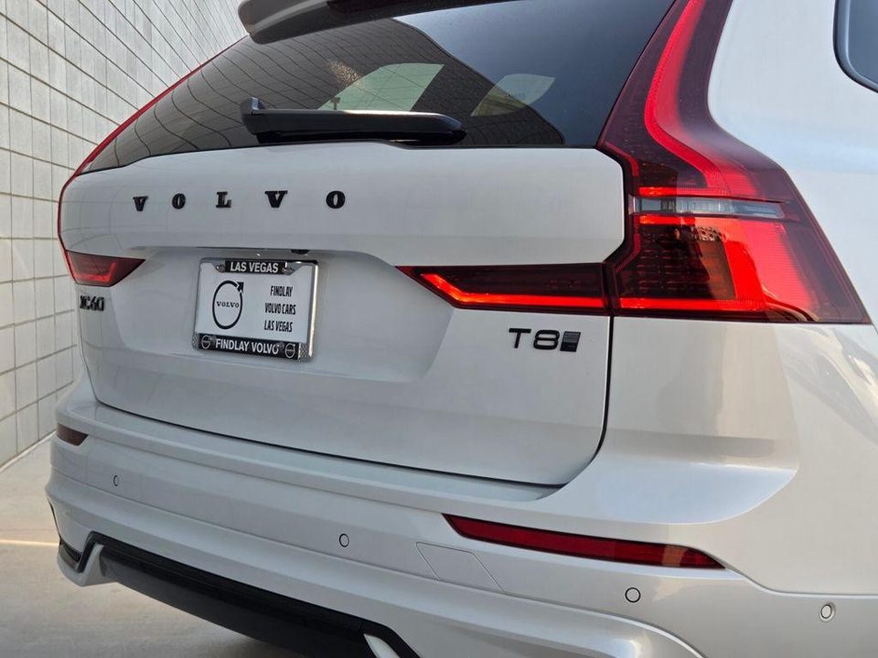 2026 Volvo XC60 PLUG-IN HYBRID Black Edition Ultra, T8 AWD Electric/Gasoline, Dark