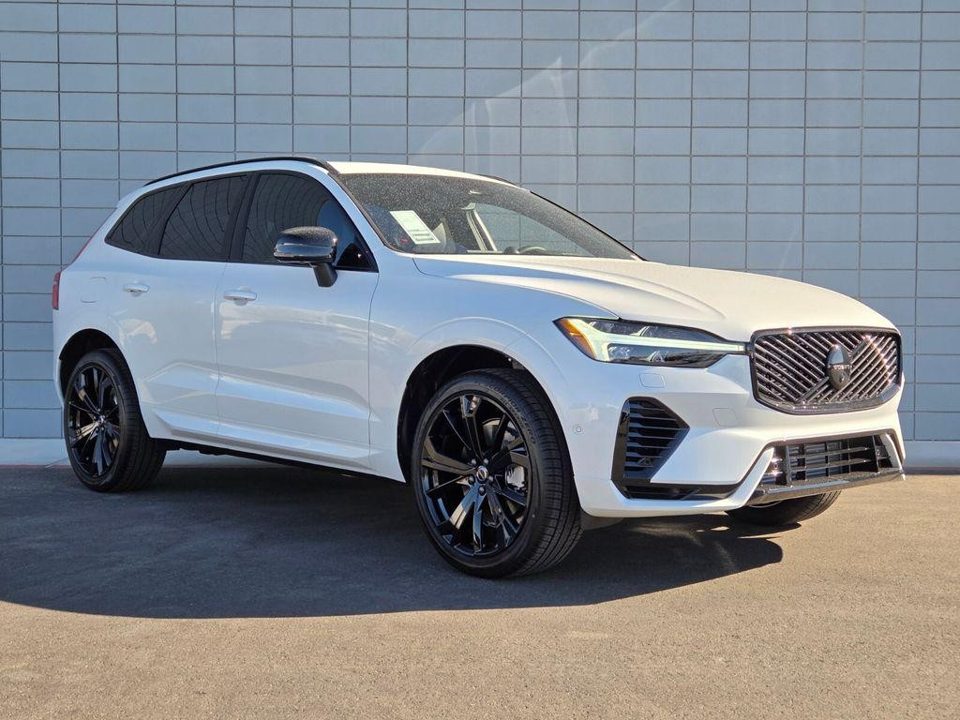 2026 Volvo XC60 PLUG-IN HYBRID Black Edition Ultra, T8 AWD Electric/Gasoline, Dark