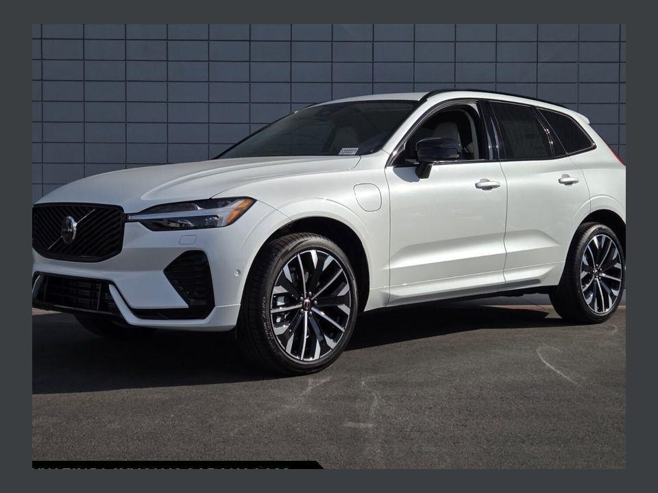 2026 Volvo XC60 PLUG-IN HYBRID Ultra, T8 AWD Electric/Gasoline, Dark