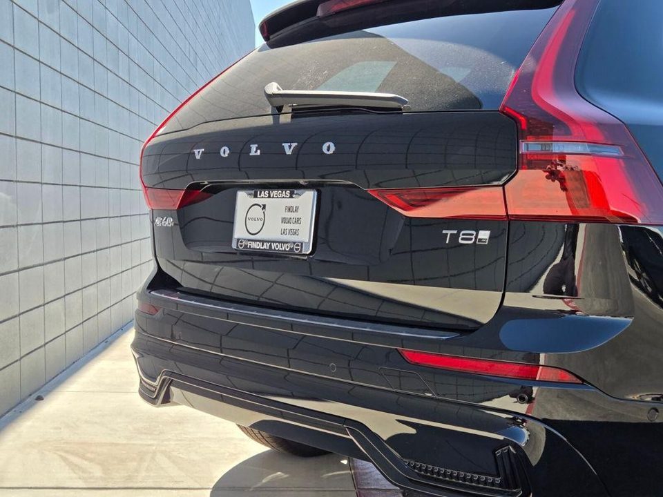 2026 Volvo XC60 PLUG-IN HYBRID Ultra, T8 AWD Electric/Gasoline, Dark