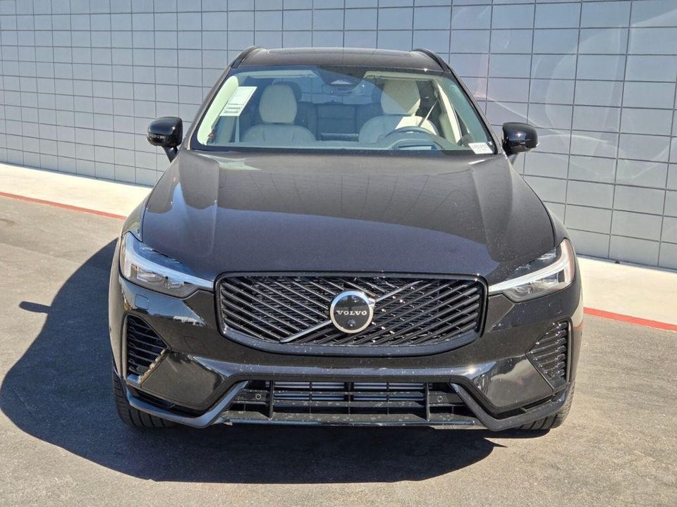 2026 Volvo XC60 PLUG-IN HYBRID Ultra, T8 AWD Electric/Gasoline, Dark