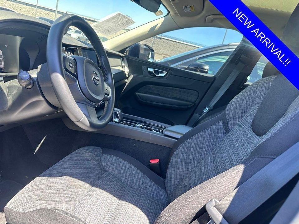 2023 Volvo XC60 B5 Core