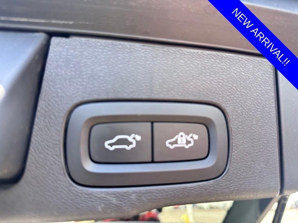 2023 Volvo XC60 B5 Core