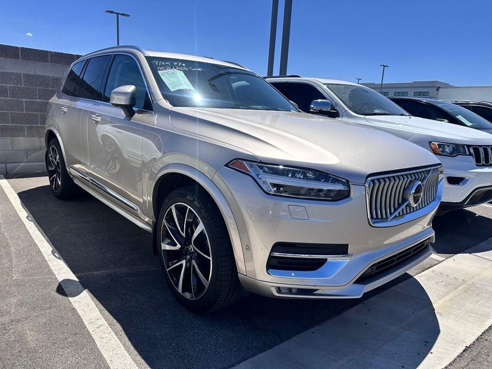 2023 Volvo XC90 B5 Plus
