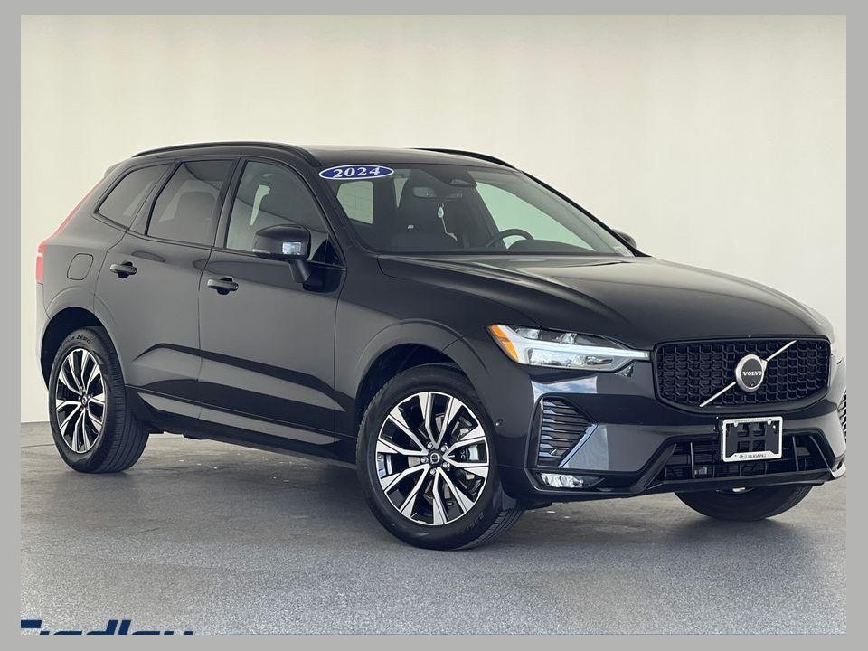 2024 Volvo XC60 B5 Plus Dark Theme