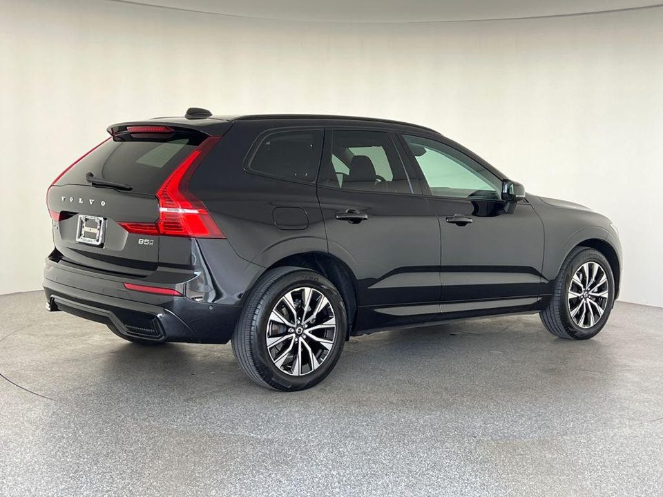2024 Volvo XC60 B5 Plus Dark Theme
