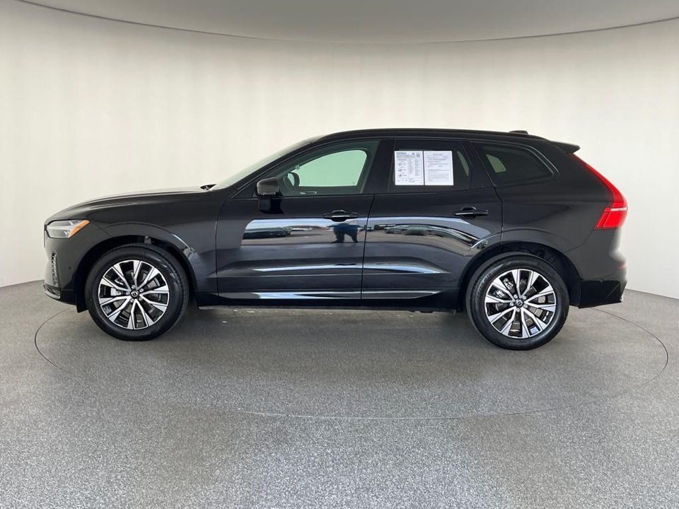 2024 Volvo XC60 B5 Plus Dark Theme