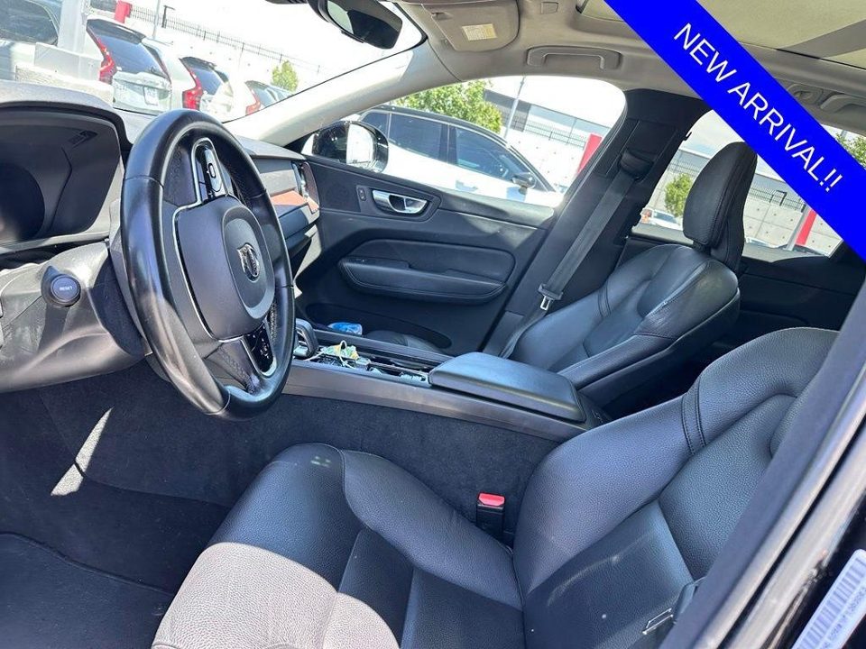 2023 Volvo XC60 B5 Plus Bright Theme