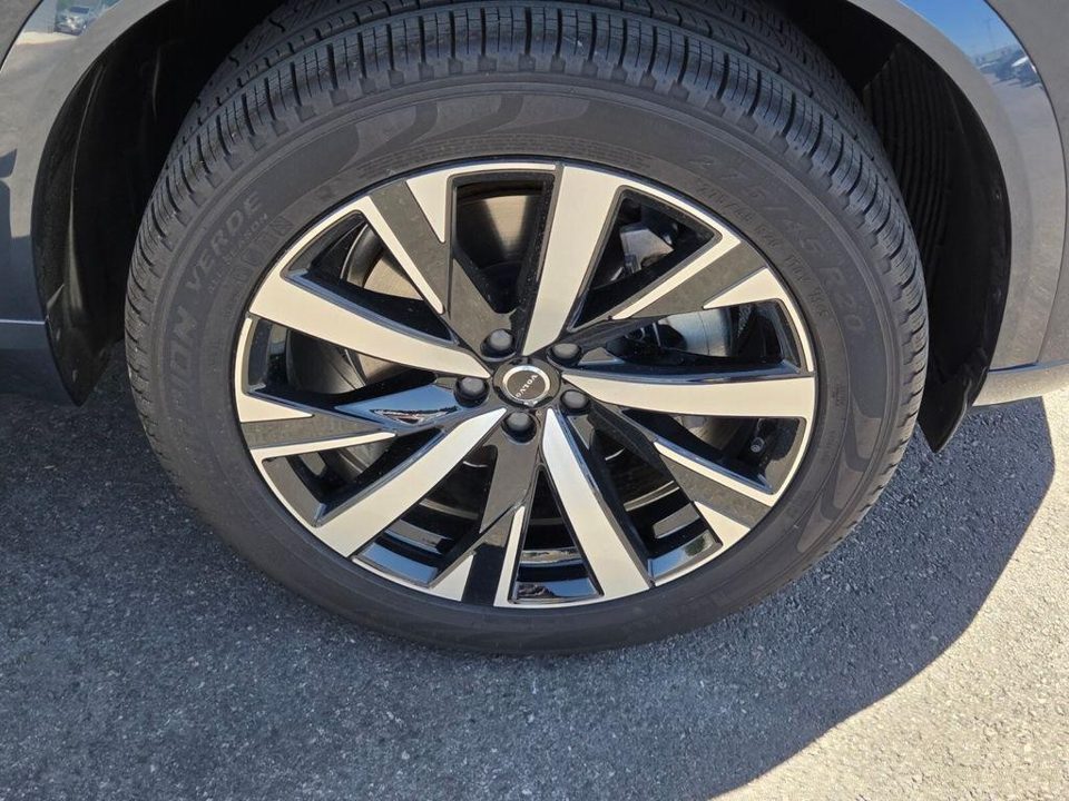 2026 Volvo XC90 Core, B5 AWD Gas (mild hybrid), Gasoline, Bright, 7 Seats