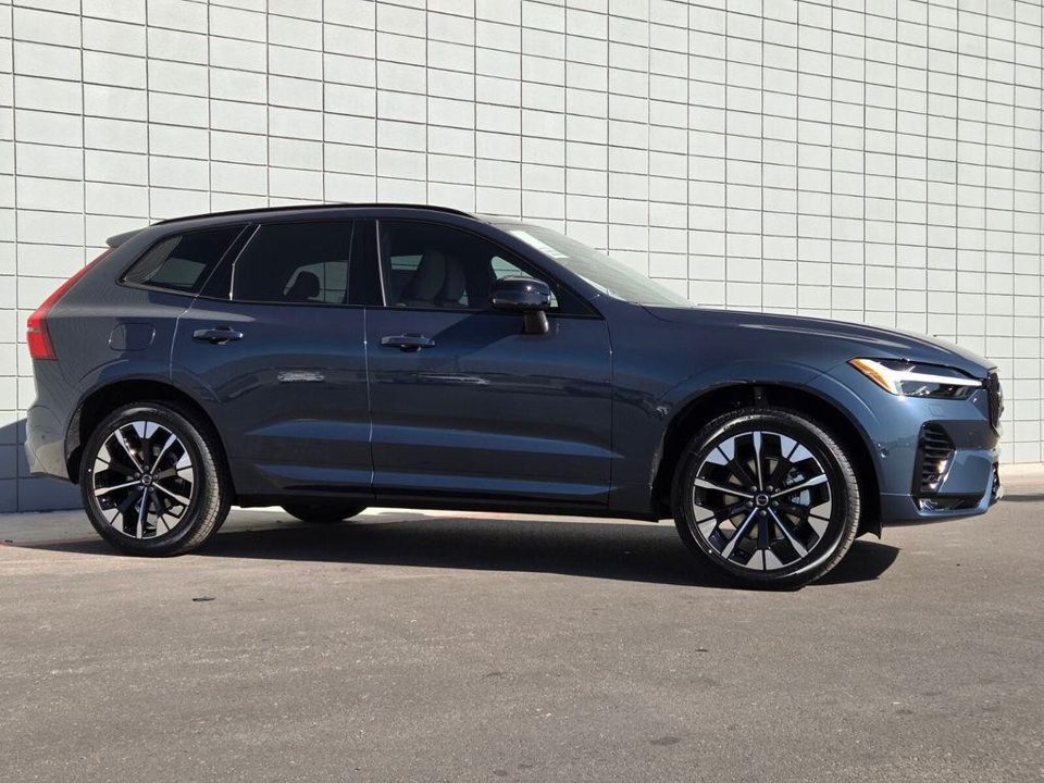 2026 Volvo XC60 B5 Plus