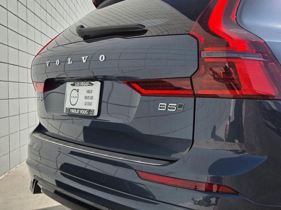 2026 Volvo XC60 B5 Plus