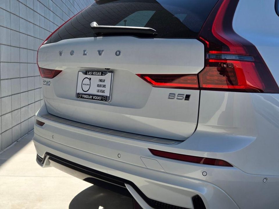 2026 Volvo XC60 B5 Plus