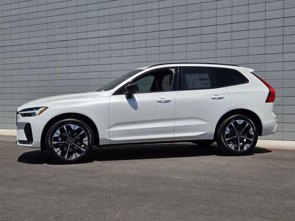 2026 Volvo XC60 B5 Plus