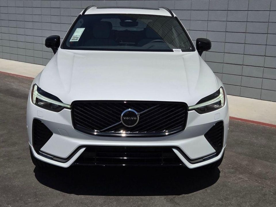 2026 Volvo XC60 B5 Plus
