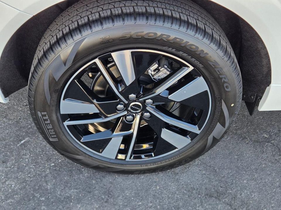 2026 Volvo XC60 B5 Core