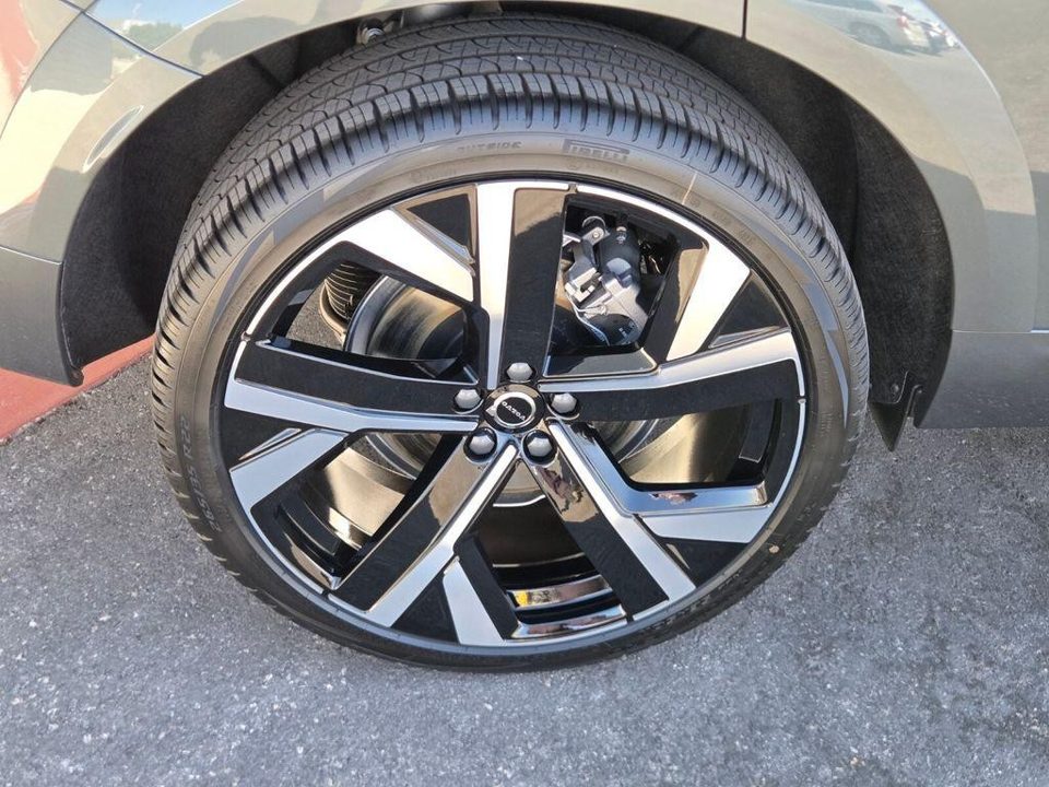 2026 Volvo XC60 B5 Ultra