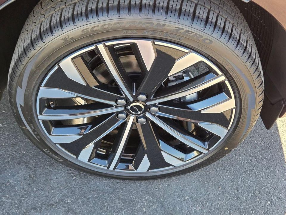 2026 Volvo XC60 B5 Ultra