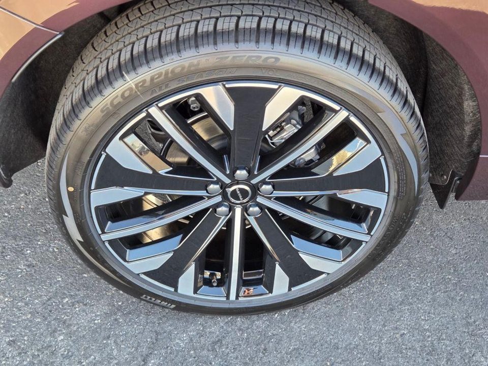 2026 Volvo XC60 B5 Ultra