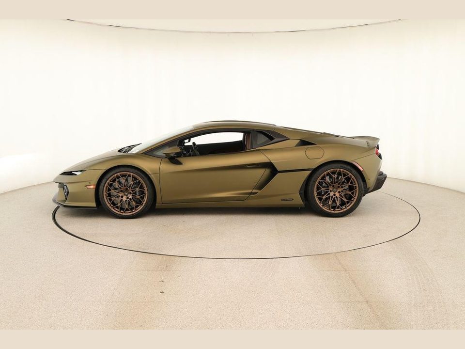 2026 Lamborghini Temerario Base