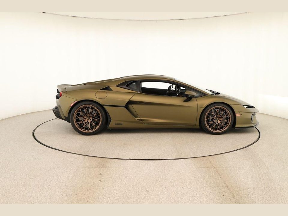 2026 Lamborghini Temerario Base