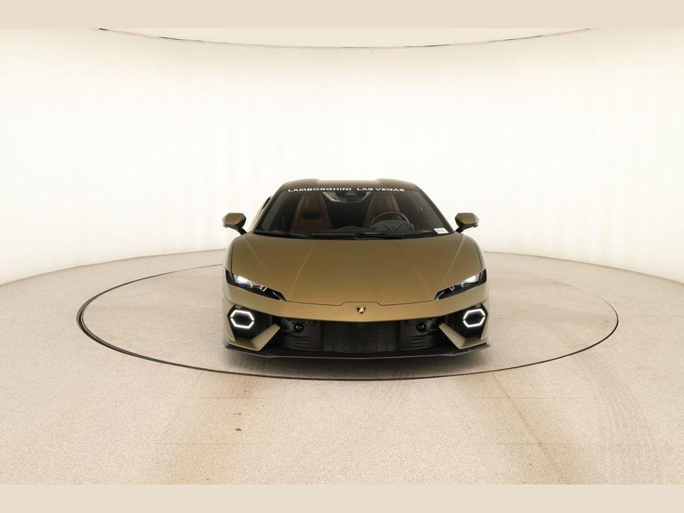 2026 Lamborghini Temerario Base