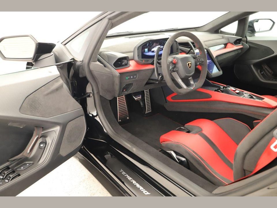 2026 Lamborghini Temerario Base